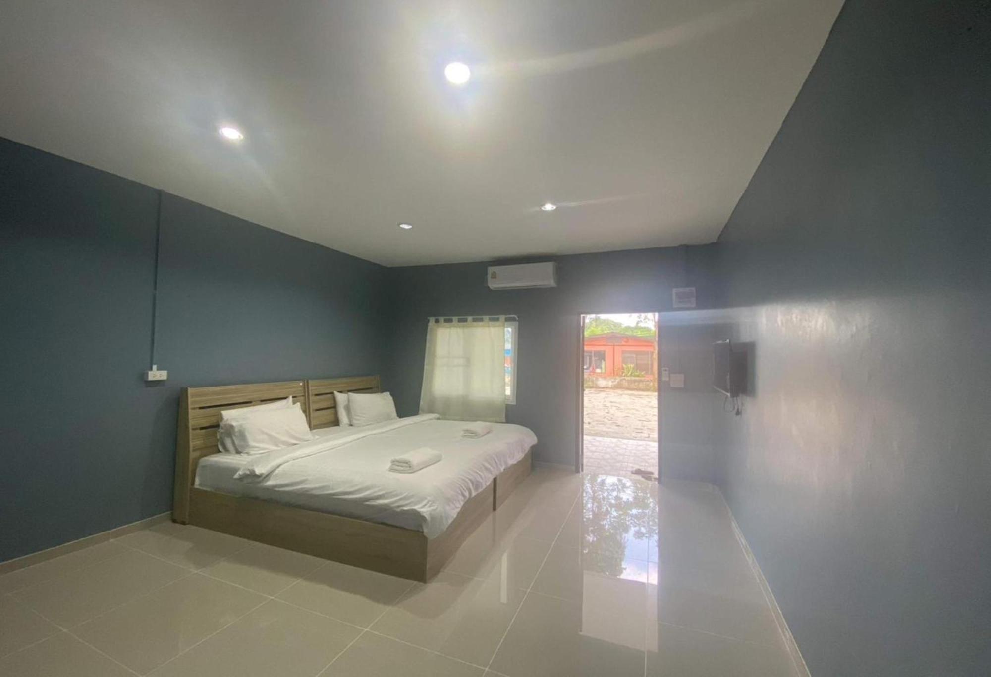 Collection O To The Sea Resort Thailand На Джомтьен Экстерьер фото